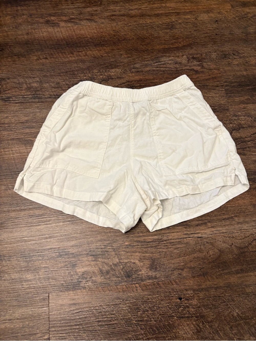 Everyday Lightweight Cream Shorts with Elastic Waist